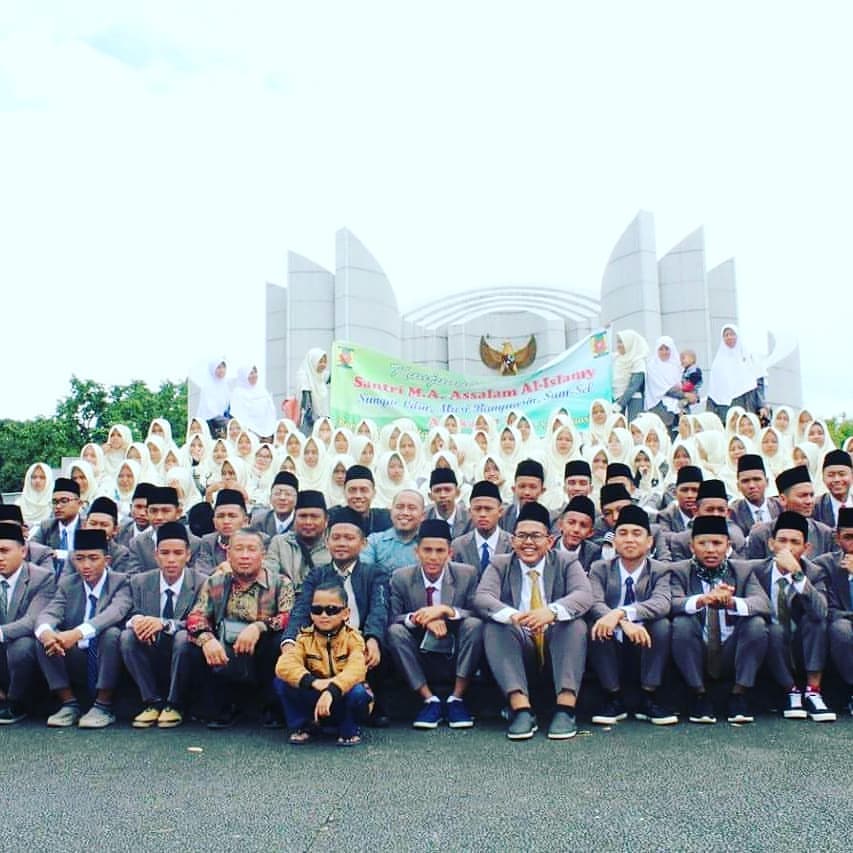 S.T.E.P. (Santri Tech-Preneur & Education Pathway)